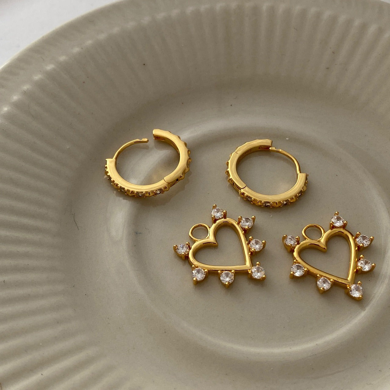 Limvida "Heart Sunshine" Elegant Heart-shaped 18K Gold-Plated Zirconia Earrings