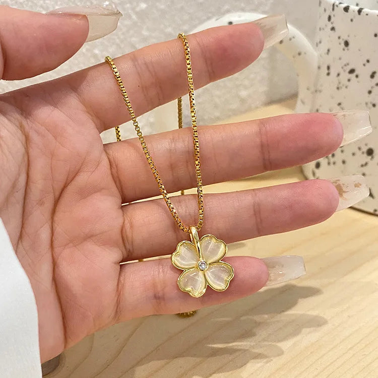 Real 18k Gold Color Clover Necklace Gold Cat's Eye Exquisite Petal Clavicle Chain