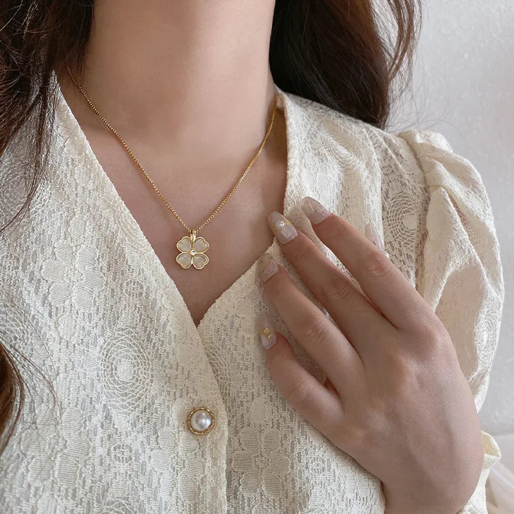 Real 18k Gold Color Clover Necklace Gold Cat's Eye Exquisite Petal Clavicle Chain