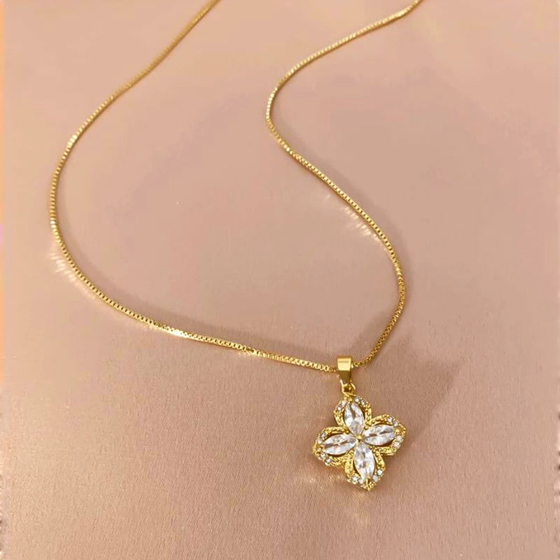 Exquisite 14k Real Gold Four Leaf Clover Necklace Rotatable AAA Zircon